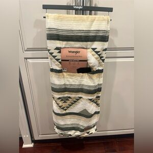 Wrangler Plush Throw Blanket in Green and Cream